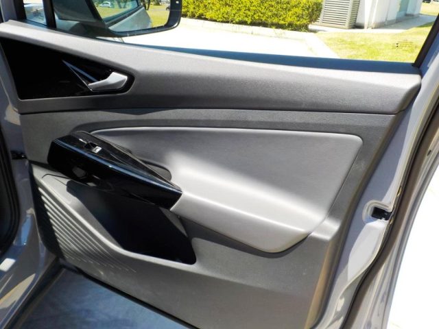 VOLKSWAGEN ID.4 usata, con MP3