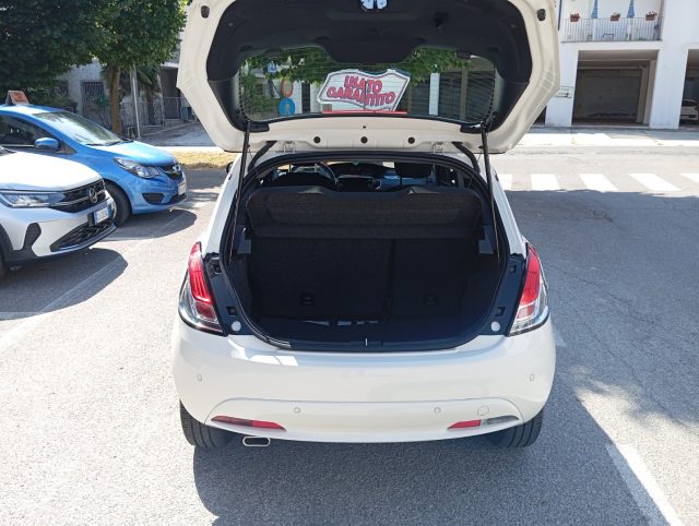 LANCIA Ypsilon usata, con Autoradio digitale