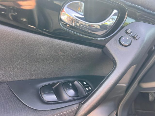 NISSAN Qashqai usata, con Boardcomputer