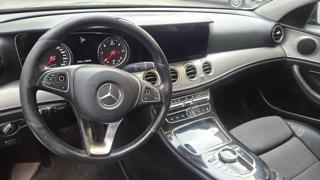 MERCEDES-BENZ E 220 usata, con Boardcomputer