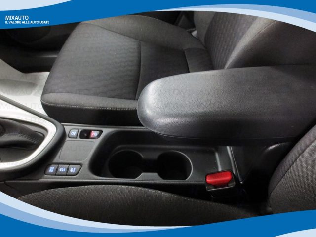 TOYOTA Yaris usata, con USB