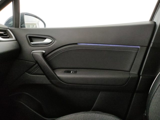RENAULT Captur usata, con Autoradio digitale