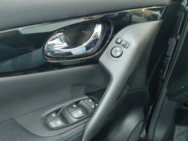 NISSAN Qashqai usata, con Sensori di parcheggio posteriori