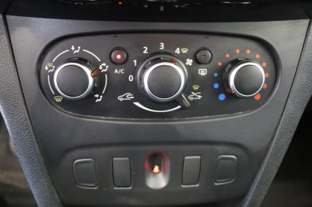 DACIA Logan usata, con Bluetooth