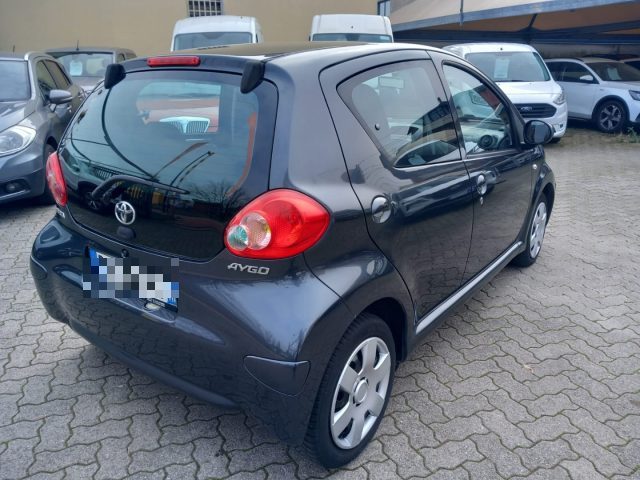 TOYOTA Aygo usata, con Autoradio