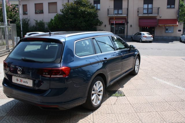 VOLKSWAGEN Passat Variant usata, con Autoradio