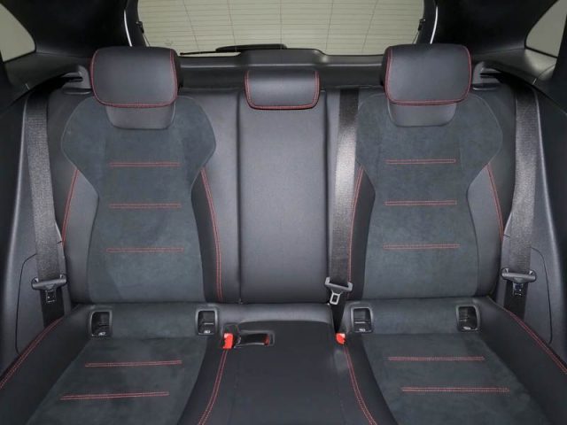 MERCEDES-BENZ GLA 220 usata, con Chiusura centralizzata