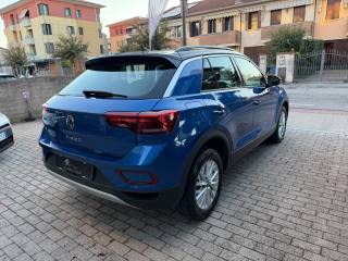 VOLKSWAGEN T-Roc usata, con Autoradio