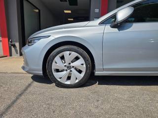 VOLKSWAGEN Golf usata, con USB
