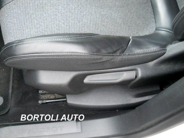 PEUGEOT 3008 usata, con Controllo vocale