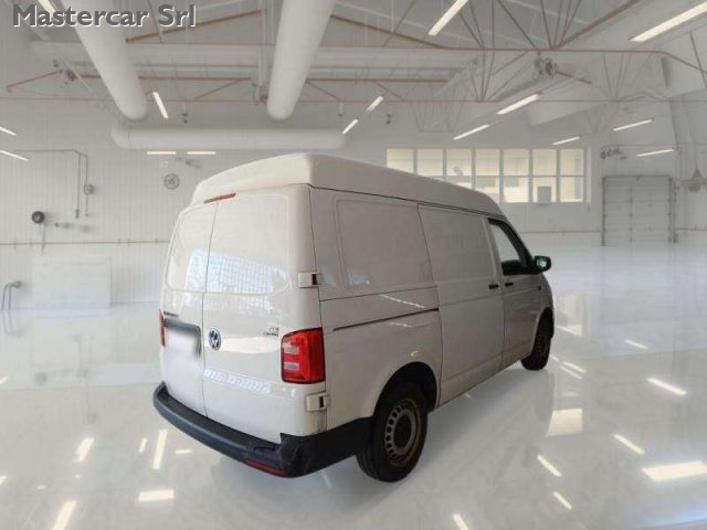 VOLKSWAGEN Transporter usata 2