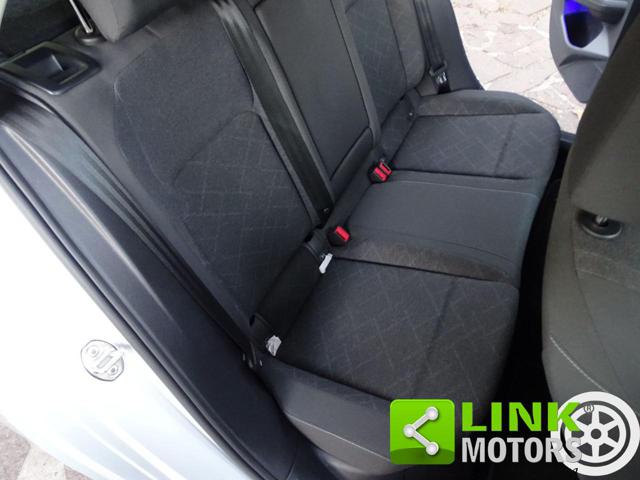 VOLKSWAGEN Golf usata, con Luci diurne LED