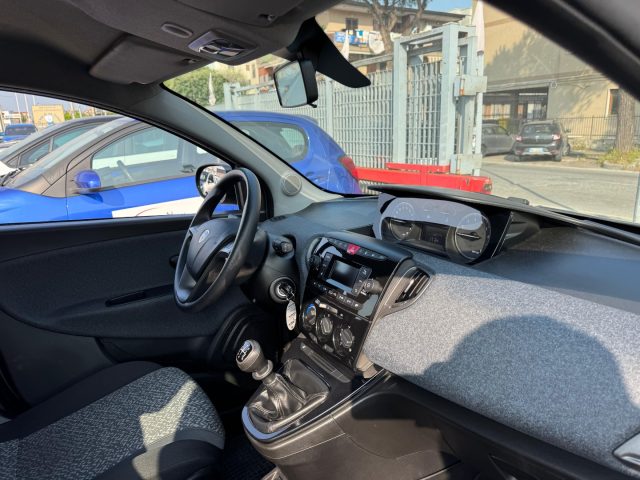 LANCIA Ypsilon usata, con Lettore CD