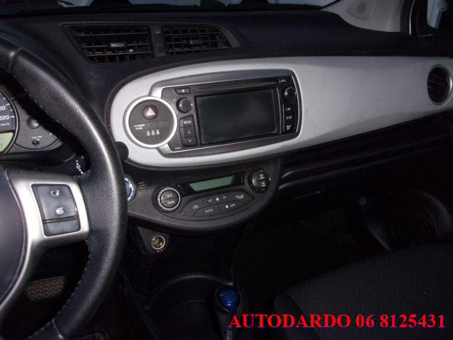 TOYOTA Yaris usata, con Telecamera per parcheggio assistito