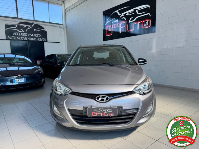 HYUNDAI i20 usata, con Airbag
