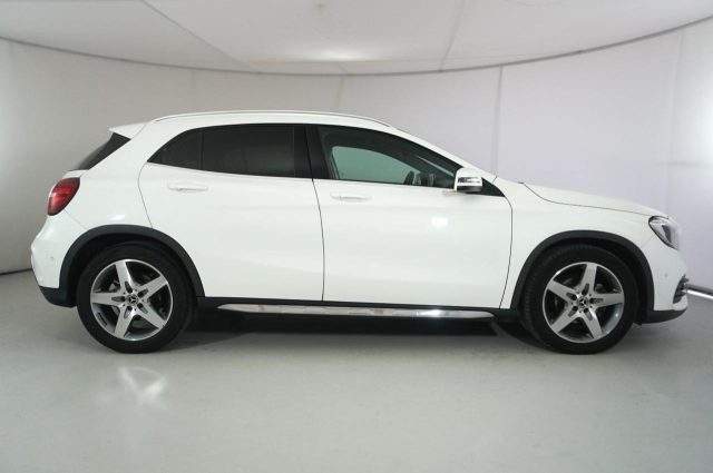 MERCEDES-BENZ GLA 200 usata, con Alzacristalli elettrici