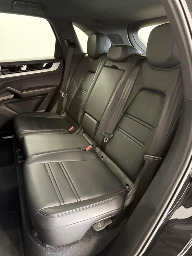 PORSCHE Cayenne usata, con Interni in pelle