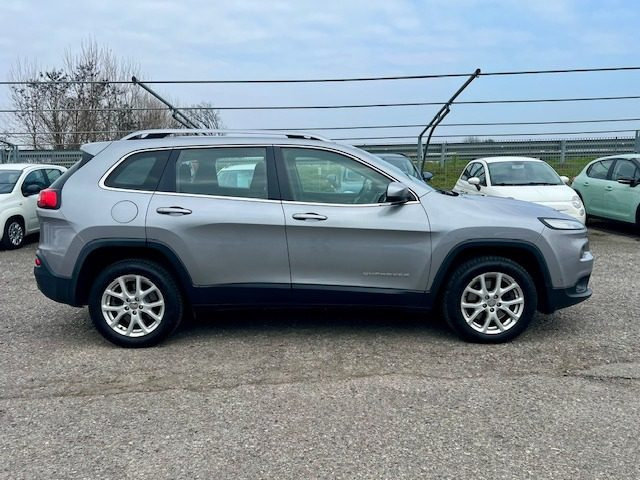 JEEP Cherokee usata, con Autoradio