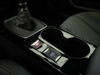 PEUGEOT 2008 usata, con Volante multifunzione