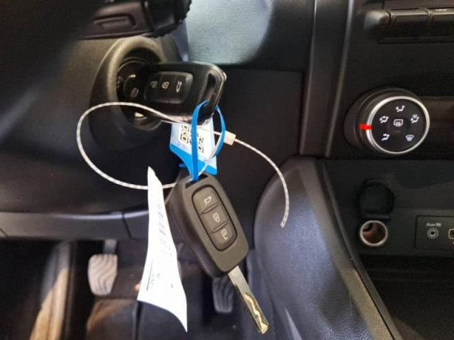 RENAULT Captur usata, con Autoradio digitale