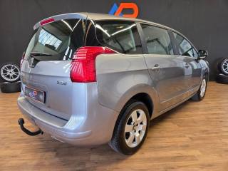PEUGEOT 5008 usata, con Autoradio