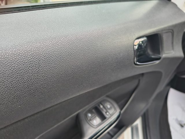 OPEL Corsa usata, con Autoradio