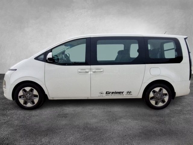 HYUNDAI Staria usata, con Airbag