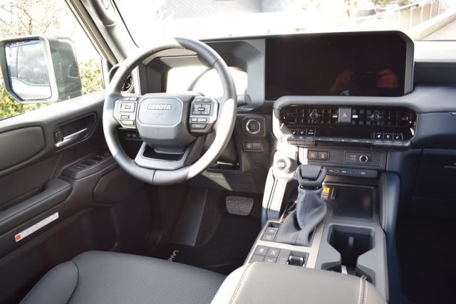 TOYOTA Land Cruiser usata, con Servosterzo