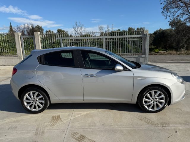 ALFA ROMEO Giulietta usata, con Autoradio