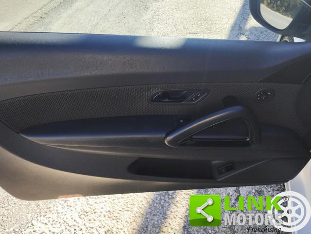 VOLKSWAGEN Scirocco usata, con Autoradio