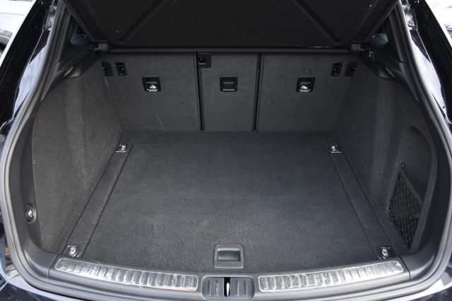 PORSCHE Macan usata, con Park Distance Control