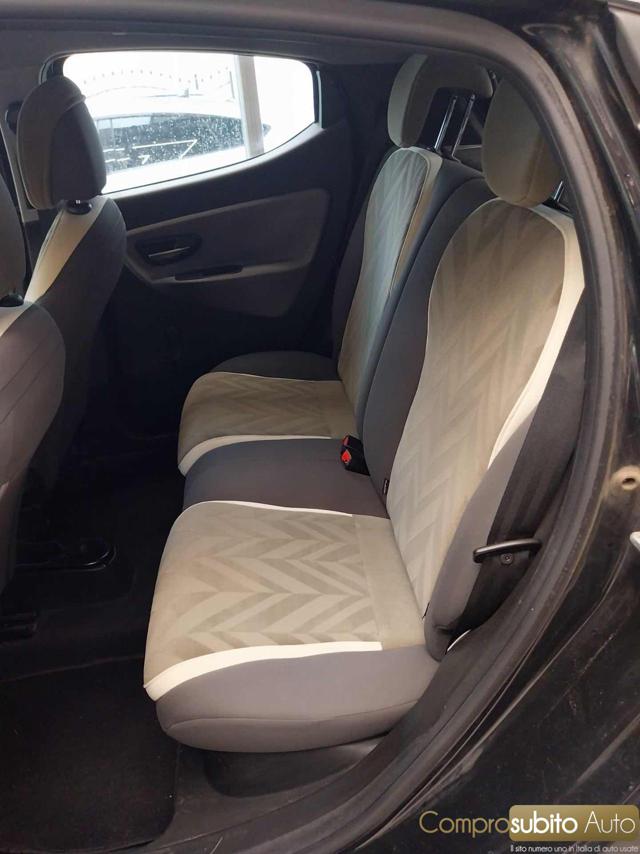 LANCIA Ypsilon usata, con Park Distance Control