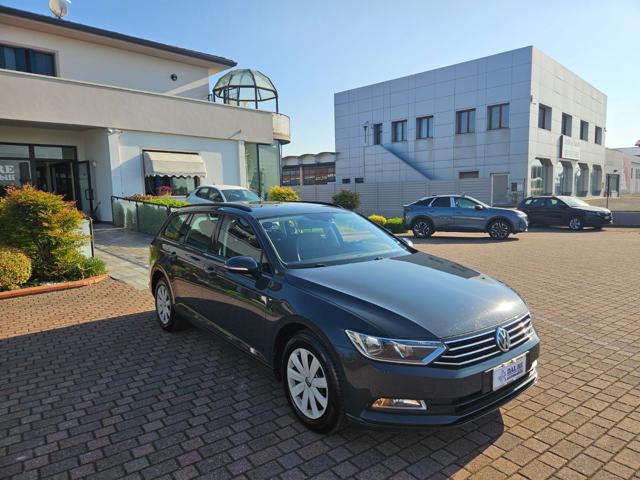 VOLKSWAGEN Passat Variant usata, con Alzacristalli elettrici