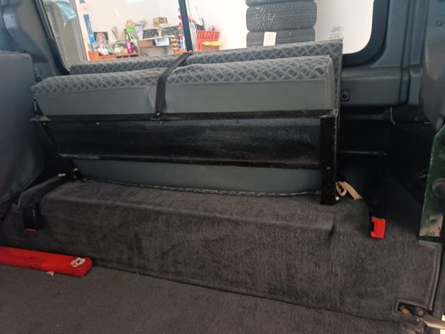 LAND ROVER Defender usata 26