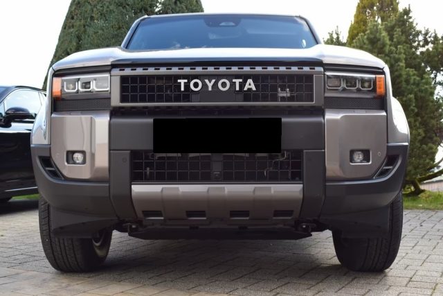 TOYOTA Land Cruiser usata, con Cerchi in lega