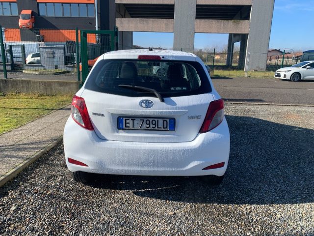 TOYOTA Yaris usata, con Autoradio