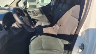 PEUGEOT Partner usata, con Sensori di parcheggio posteriori