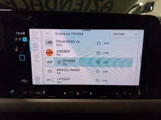 VOLKSWAGEN Golf usata, con Autoradio digitale