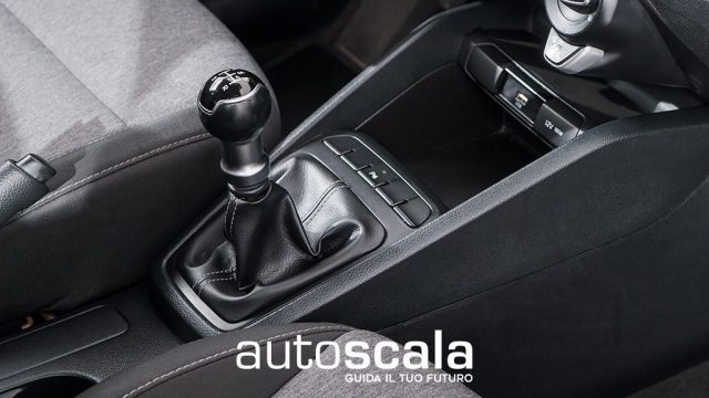 KIA Stonic usata, con USB