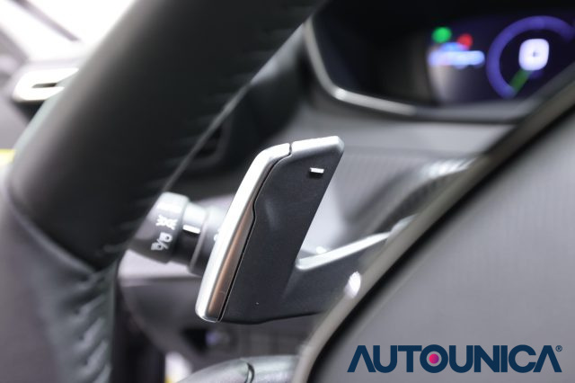 PEUGEOT 2008 usata, con Sedile posteriore sdoppiato