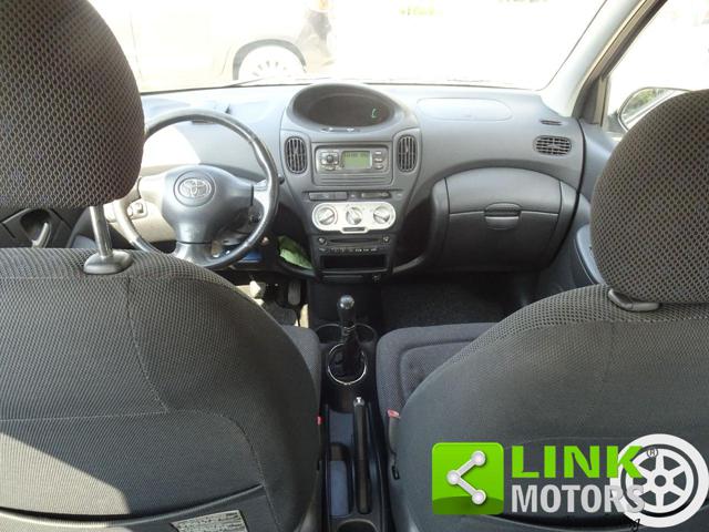 TOYOTA Yaris usata 28