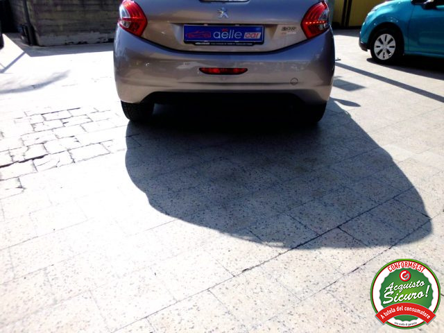 PEUGEOT 208 usata, con Airbag testa