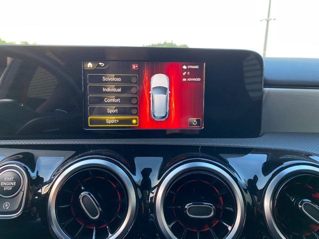 MERCEDES-BENZ A 35 AMG usata, con Cronologia tagliandi
