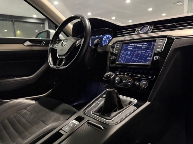 VOLKSWAGEN Passat usata, con Cruise Control