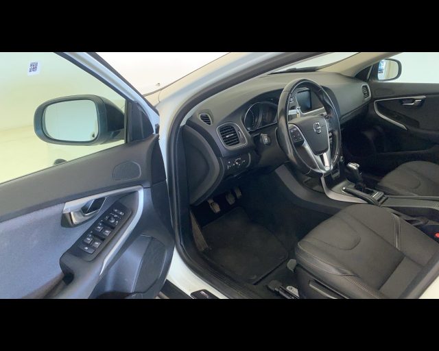 VOLVO V40 Cross Country usata, con Gancio traino