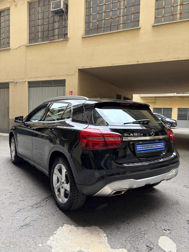 MERCEDES-BENZ GLA 180 usata, con Airbag