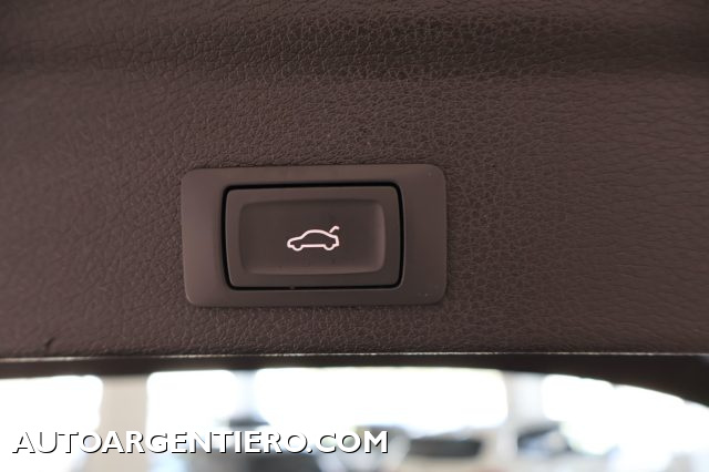 AUDI Q3 usata, con Sensori di parcheggio anteriori