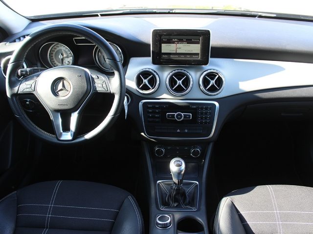 MERCEDES-BENZ GLA 180 usata, con Bracciolo