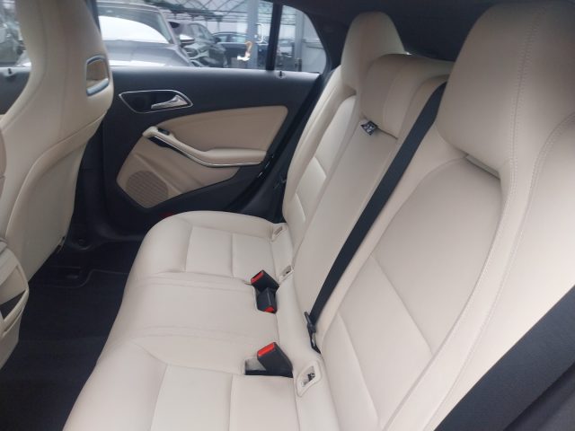 MERCEDES-BENZ CLA 180 usata, con Frenata d