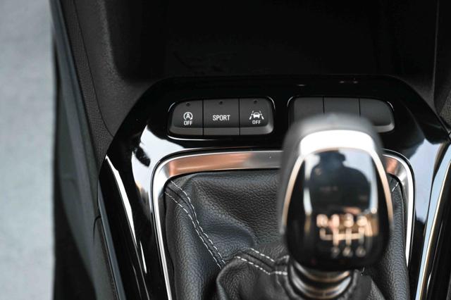 OPEL Corsa usata, con USB